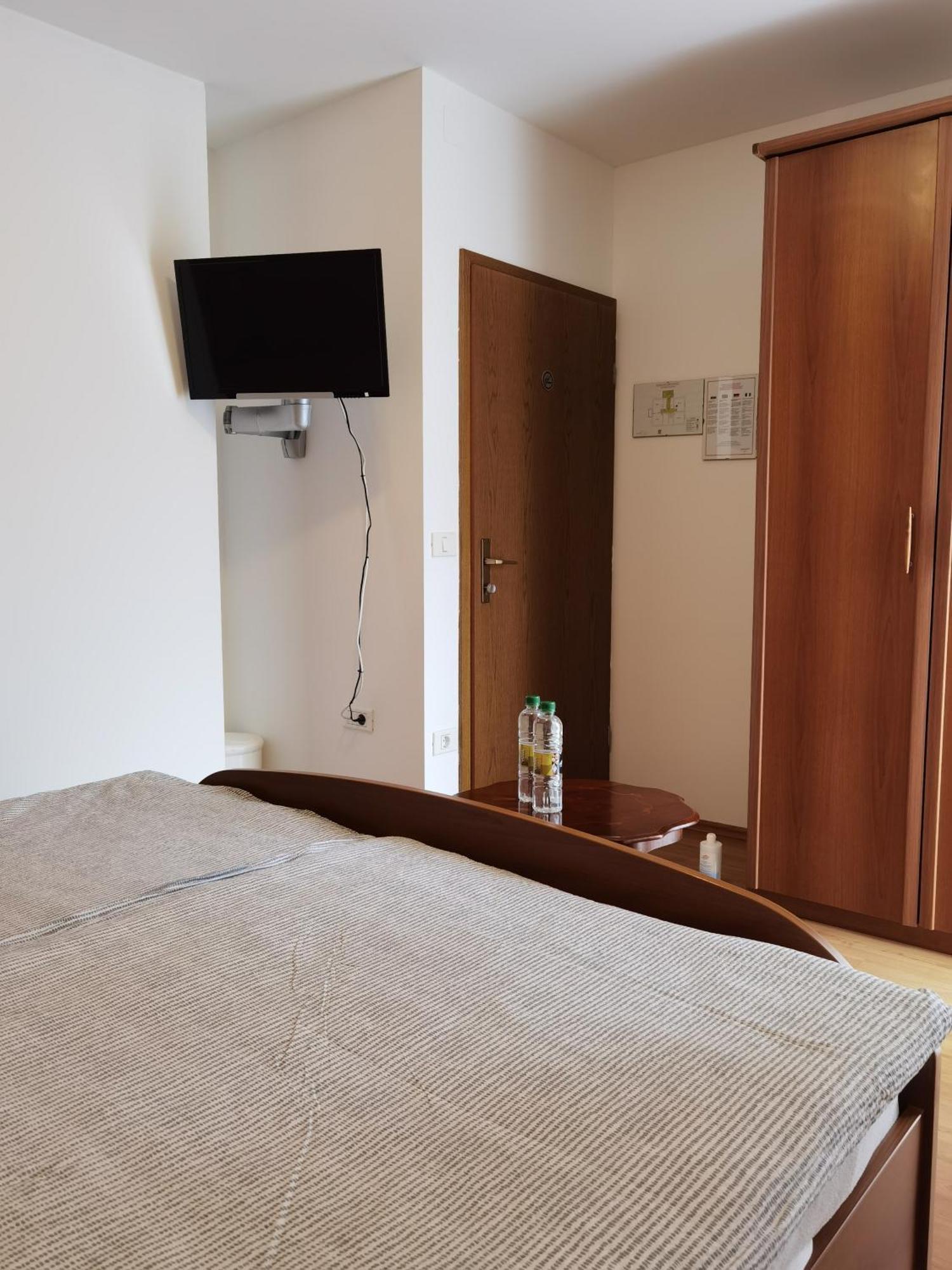 Gostisce Hedvika Hotel Kal-Koritnica Room photo